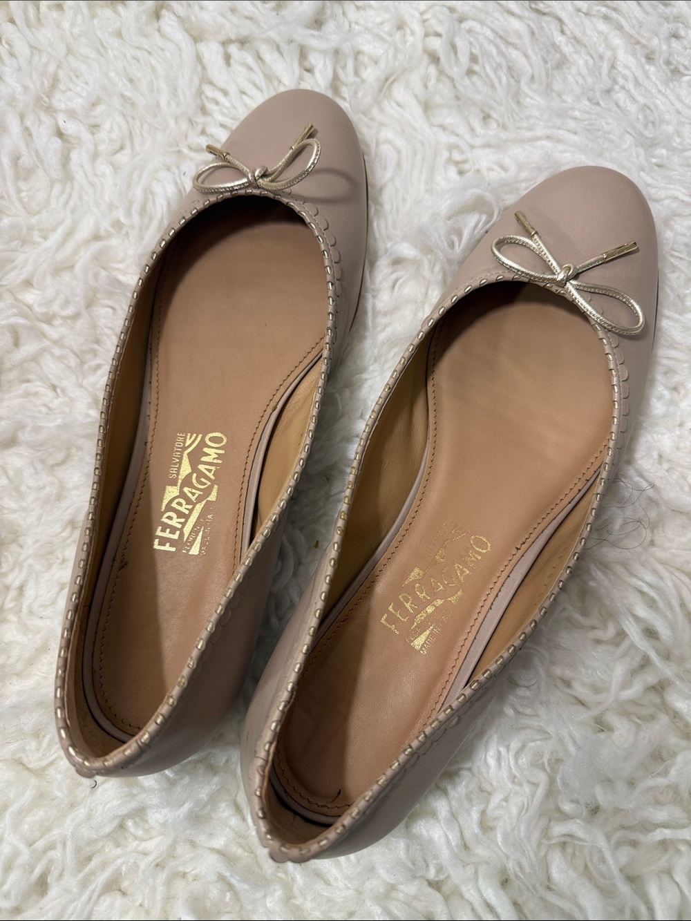 Salvatore Ferragamo Beige Leather Bow Ballet Flats size 10